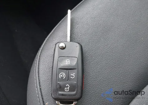 2022 Volkswagen Passat 2.0T Limited Edition z USA, uszkodzony, nr VIN 1VWBA7A37NC009630